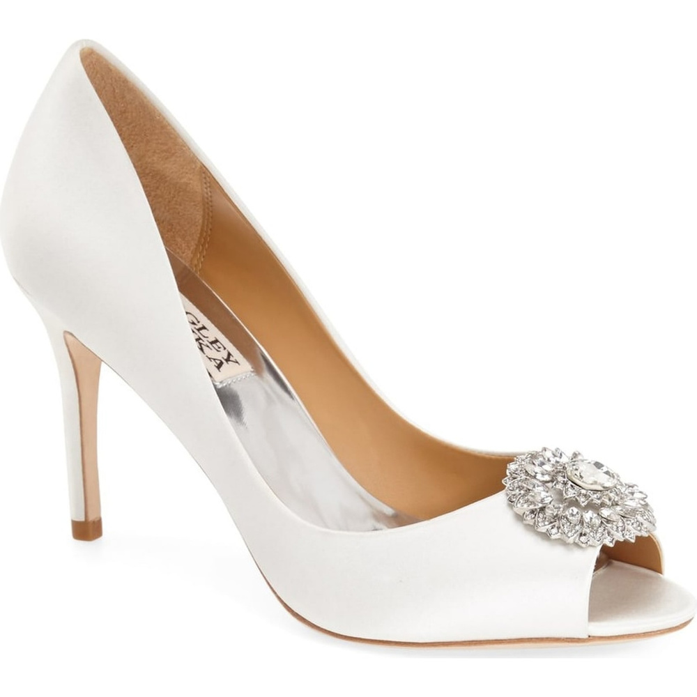 NWT Badgley Mischka Roanna White Satin Pump